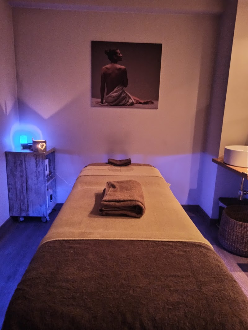 FUSIÓN DE TERAPIAS, masaje relajante y descontracturante - photo 2