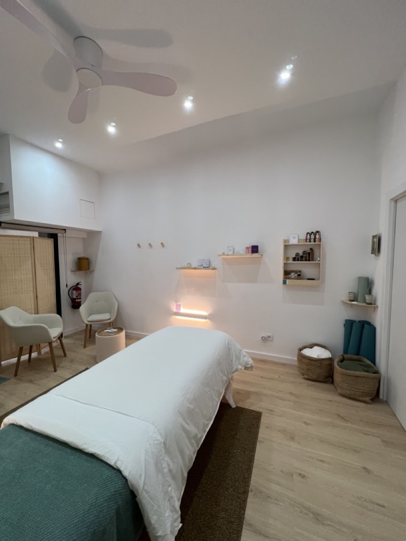 LAISLA by Sara Nicoli - Reflexología y Masaje facial holístico - solo CITA PREVIA - foto 2