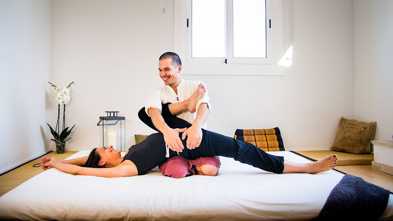 Masaje terapéutico Thai / Deep tissue / Tacto consciente - Prem Bodhi Therapy - photo 2