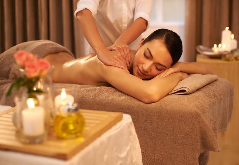 ROYALE ( Thai/Therapeutic Massage) - foto 5