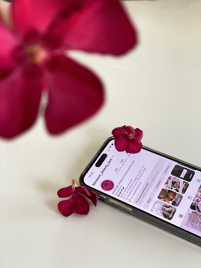 7Q Nails Blossom