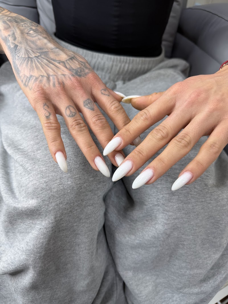 Albani Nails