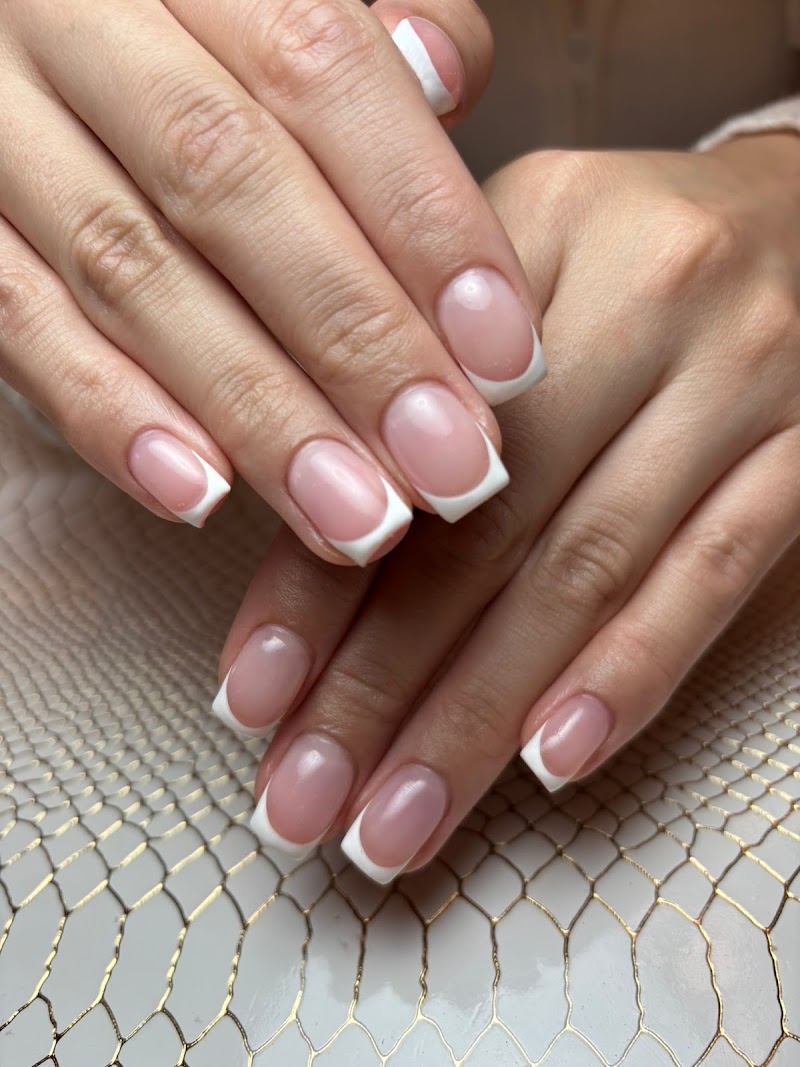 Ale by Nails studio
