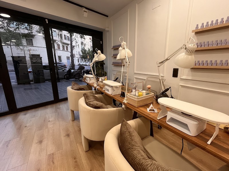 Armonía Nails Concept - Manicura | Pedicura | Nails | Sant Gervasi - photo 3