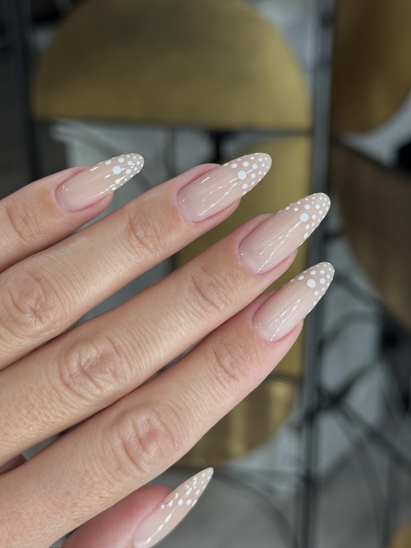 Beauty Club — Manicura Rusa