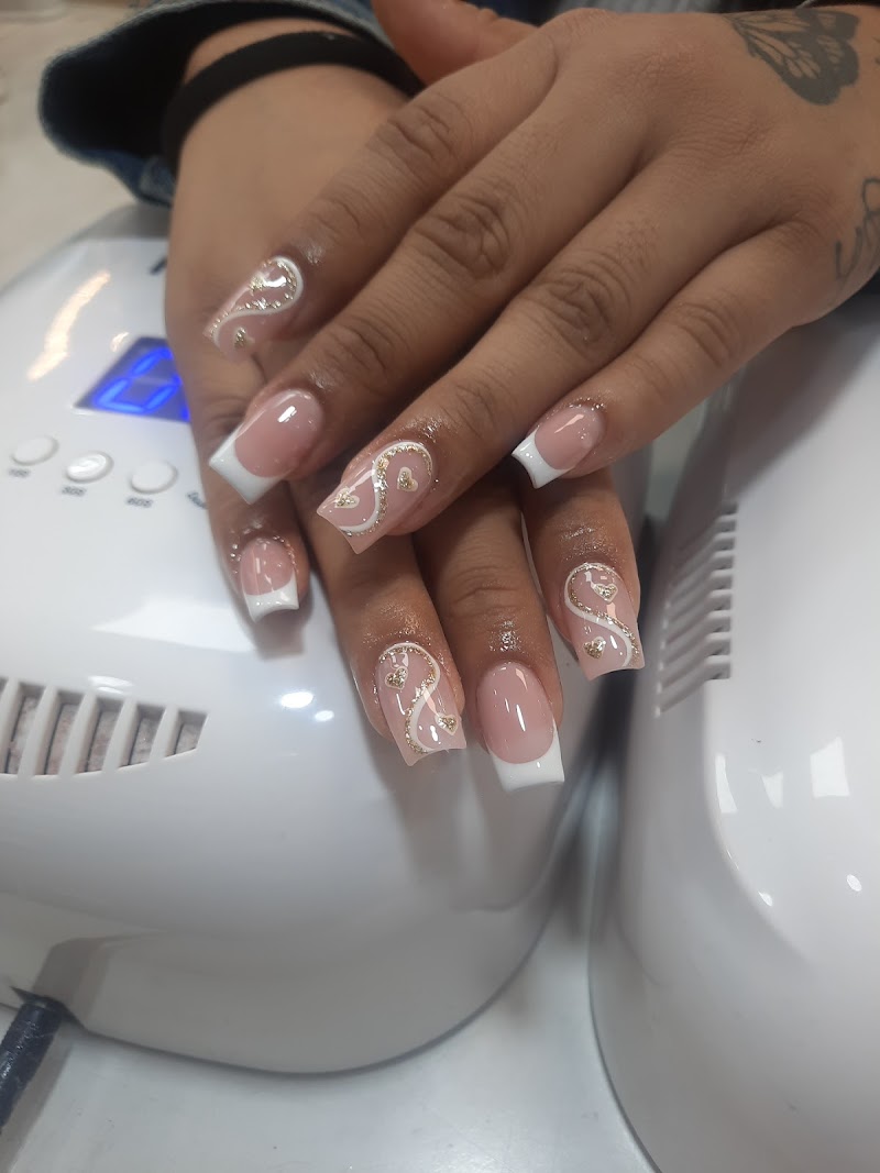 BEAUTY NAILS - foto 2