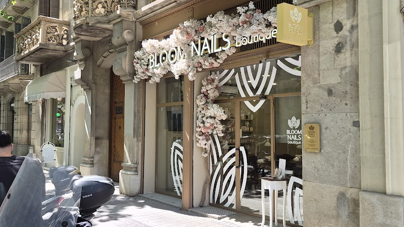 Bloom Nails - Manicura y pedicura en Barcelona - foto 4