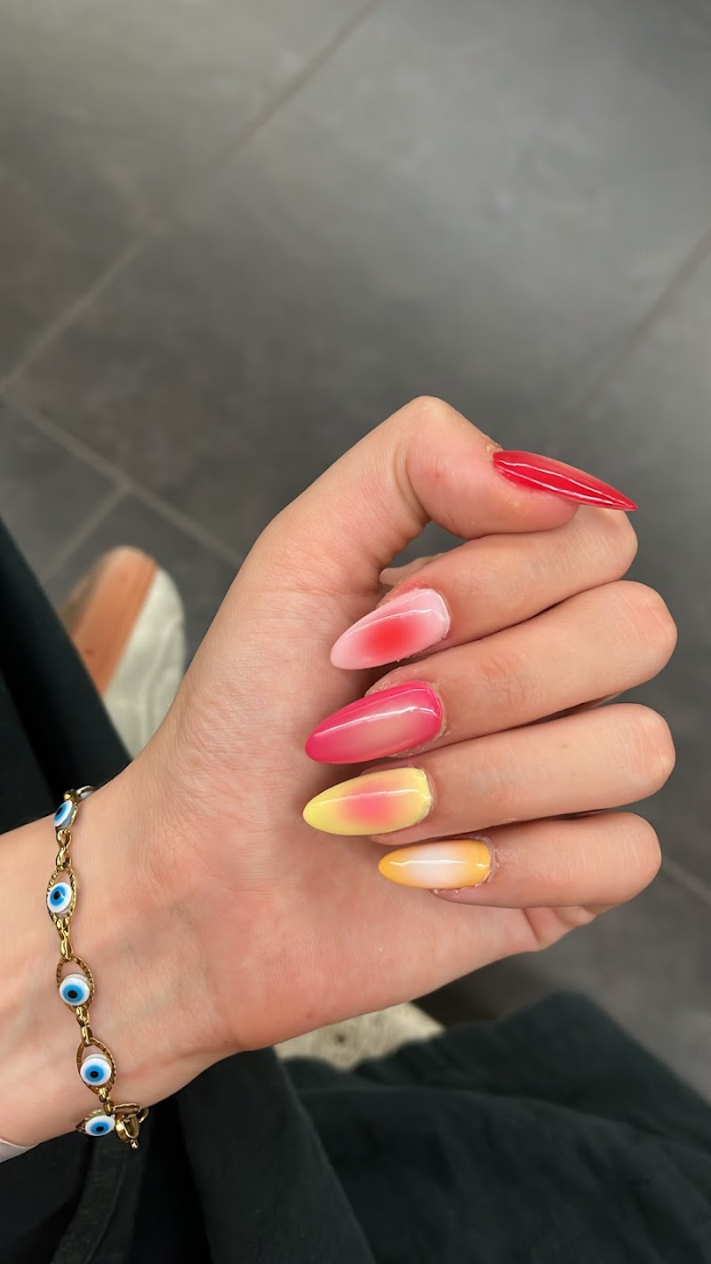 Classy Nails - foto 2