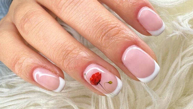Cloud Nails