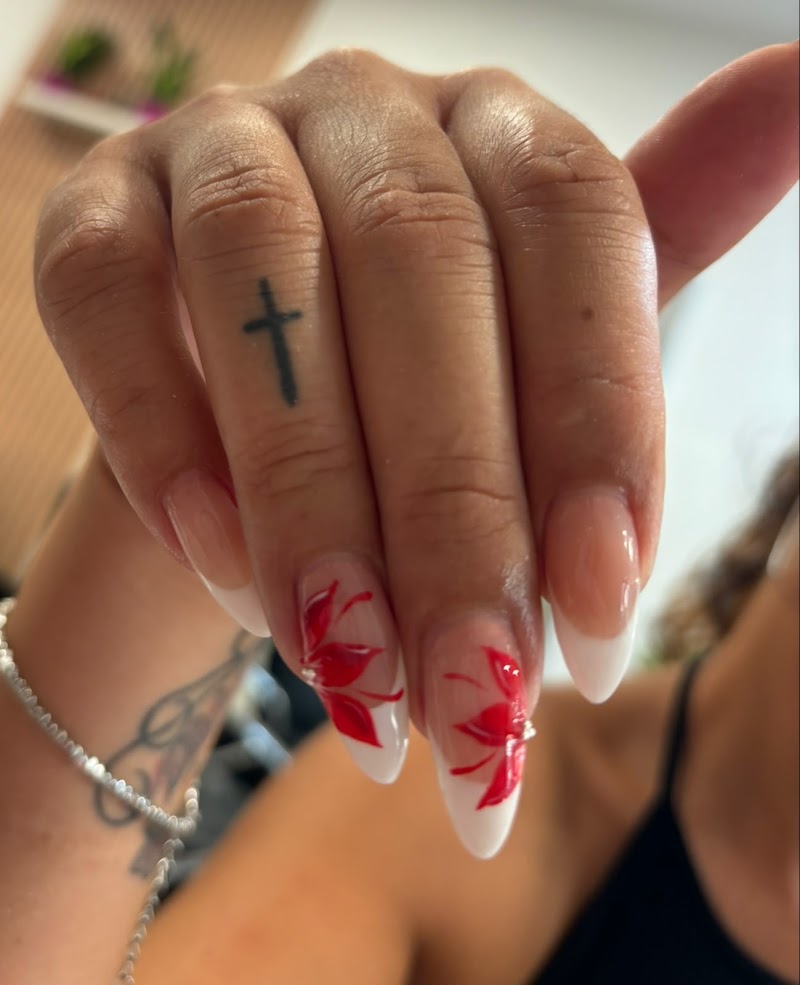 Dayana Esquivel - centro estético - foto 4