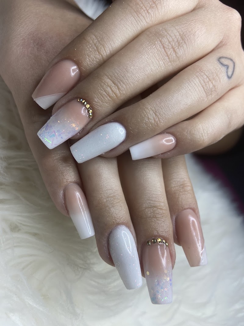 Diamond Nails - foto 3