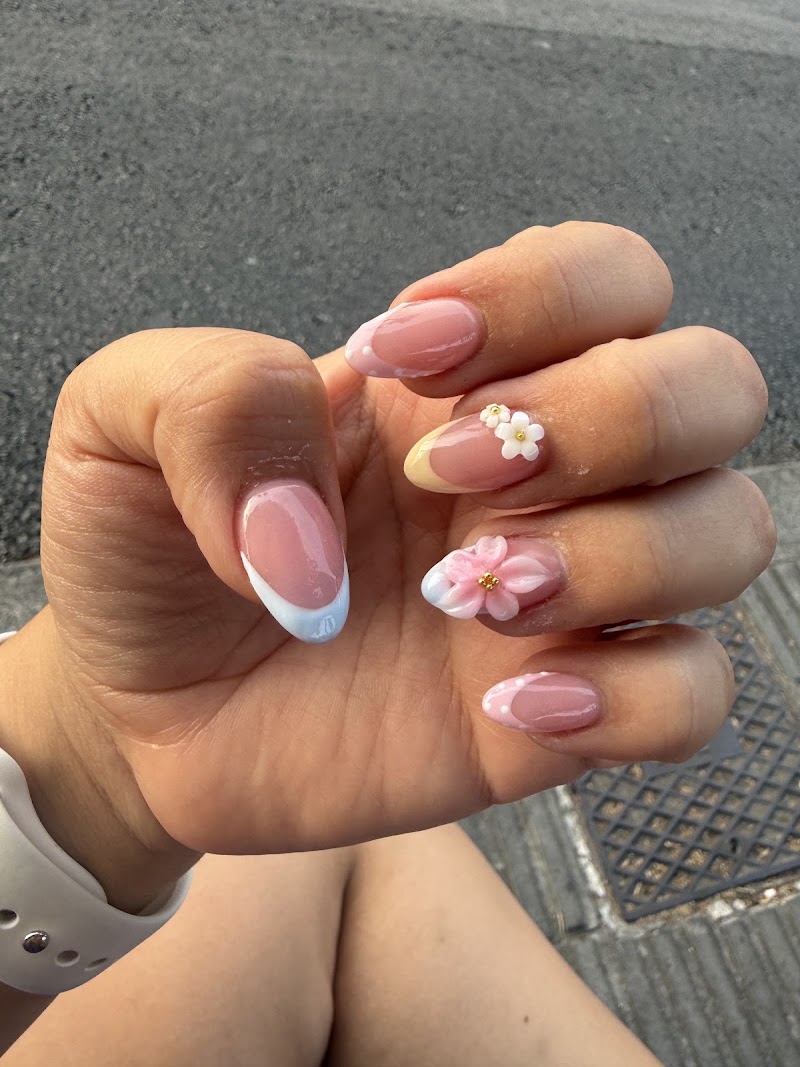 Feliz Nails