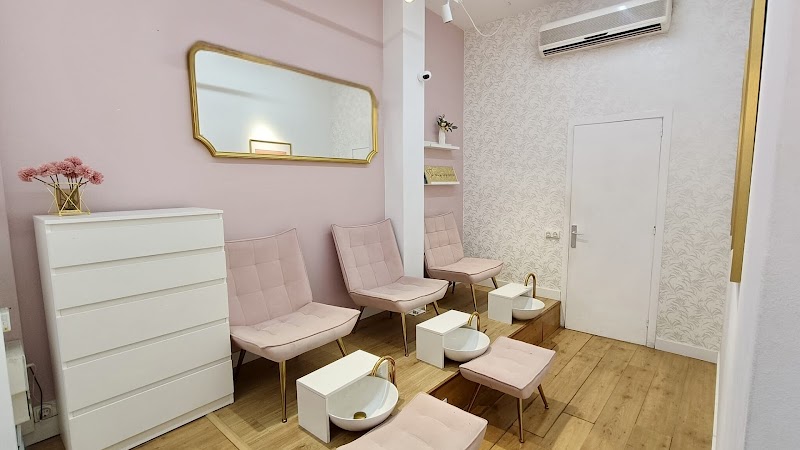 GLAM Nails Studio - Guillem Tell - Salón de uñas, manicura y pedicura en Sant Gervasi, Barcelona