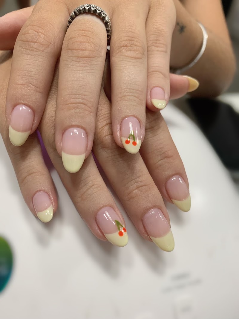 GOLD NAILS - foto 5