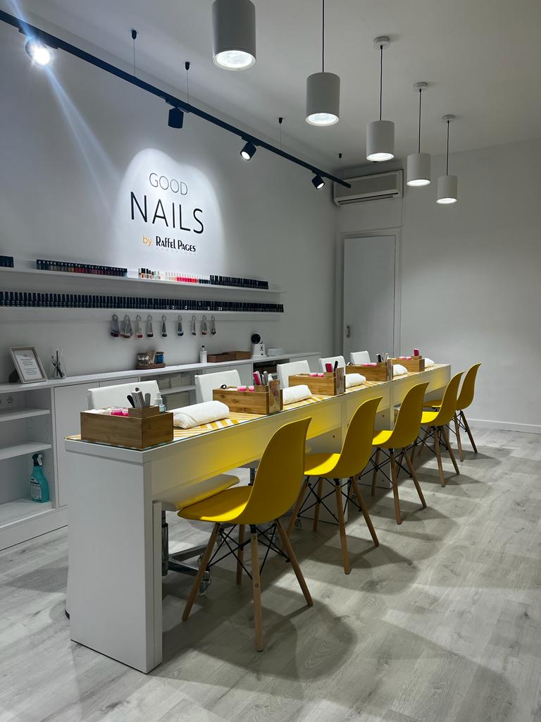 GOOD NAILS BY RAFFEL PAGÈS