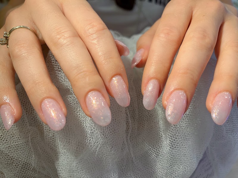 H Nails