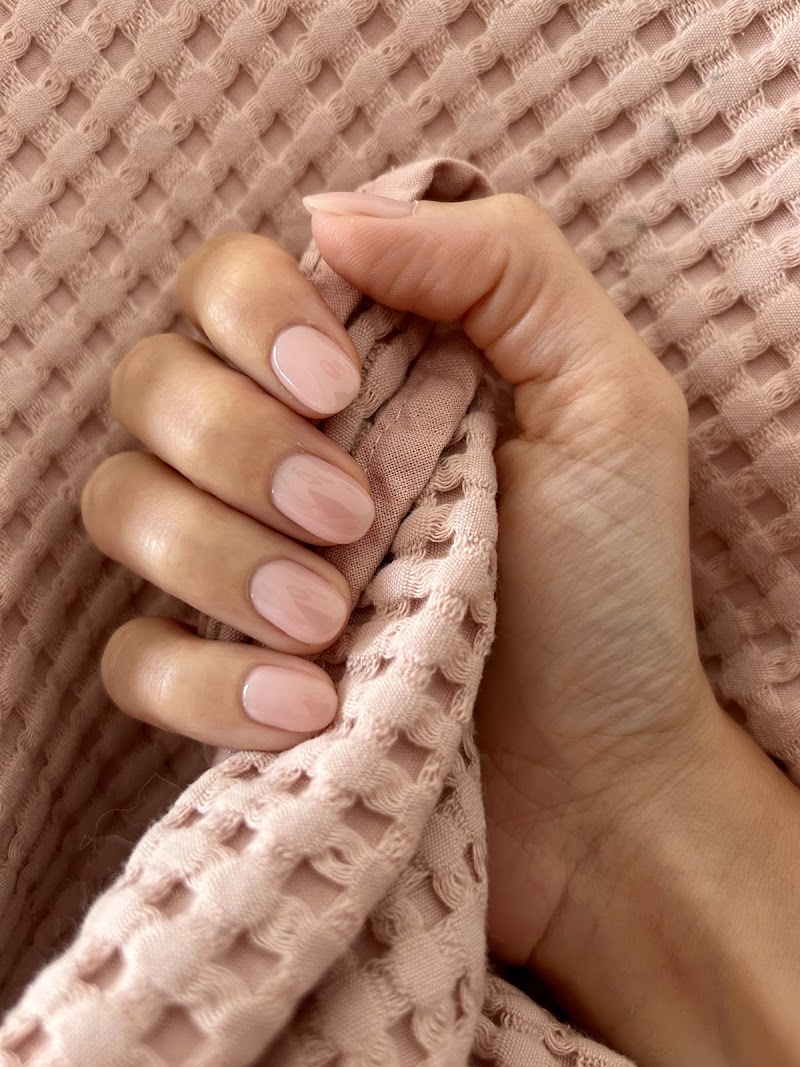 Hello Nails