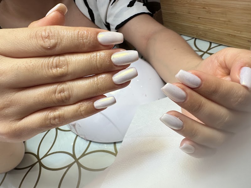 Hello Nails - foto 2