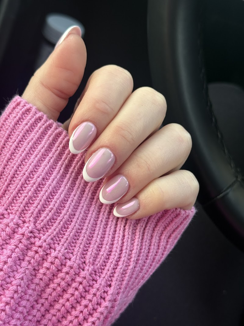Hello Nails
