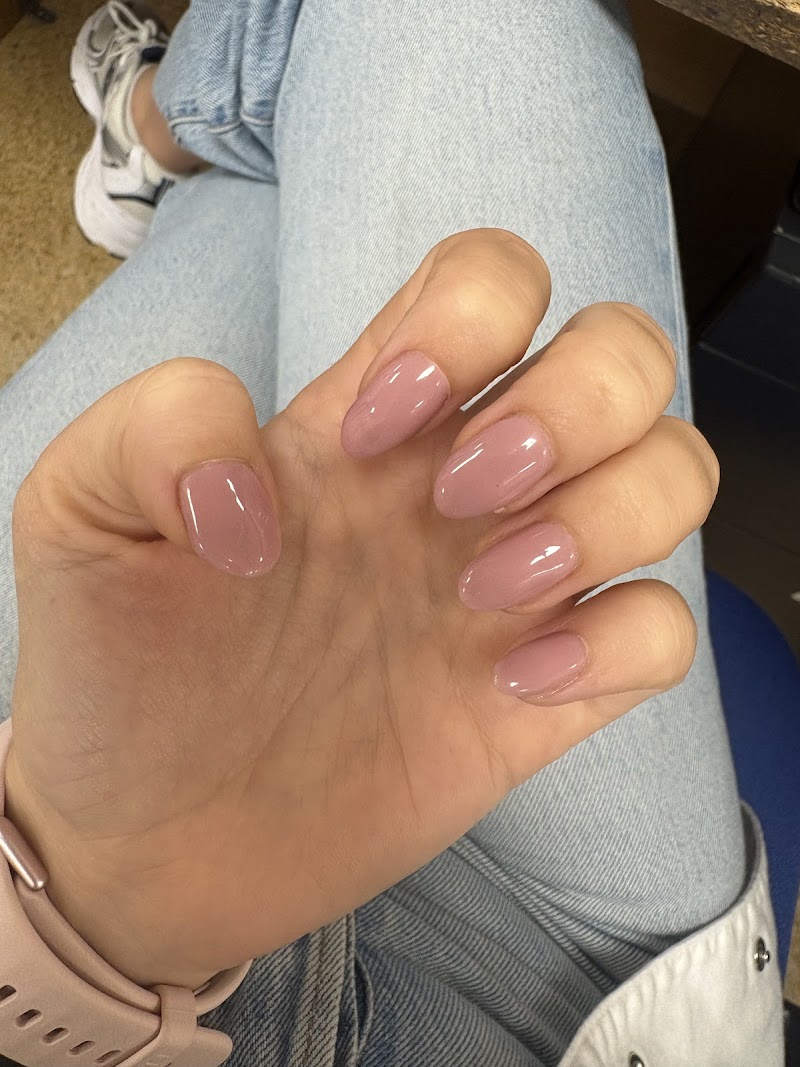 Hello Nails - foto 2