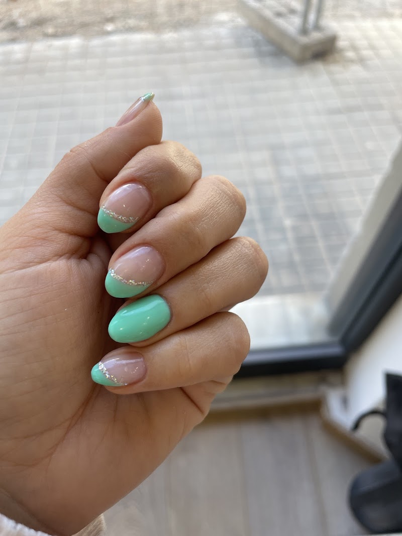 Hello Nails - foto 2