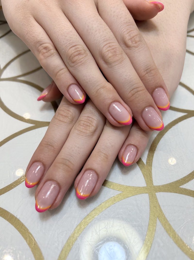 Hello Nails