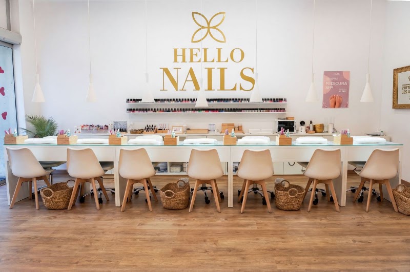 Hello Nails