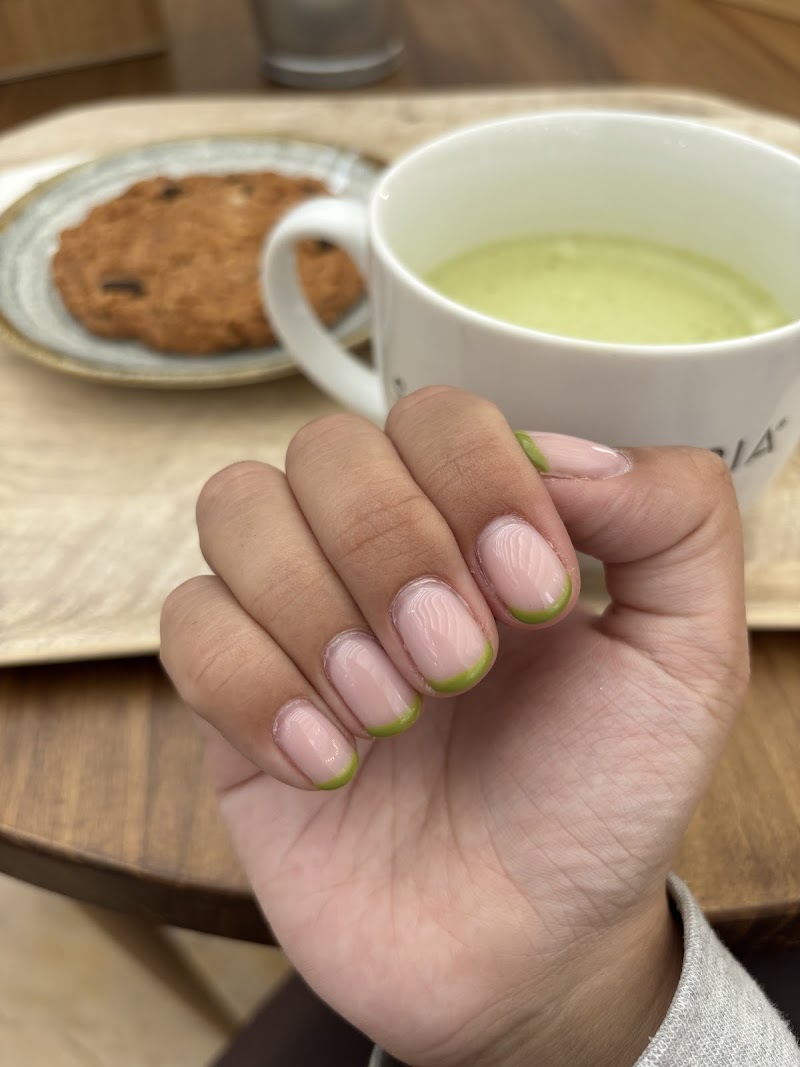Hello Nails - foto 2