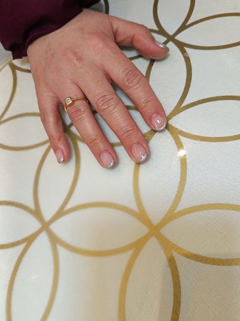 Hello Nails Santa Coloma