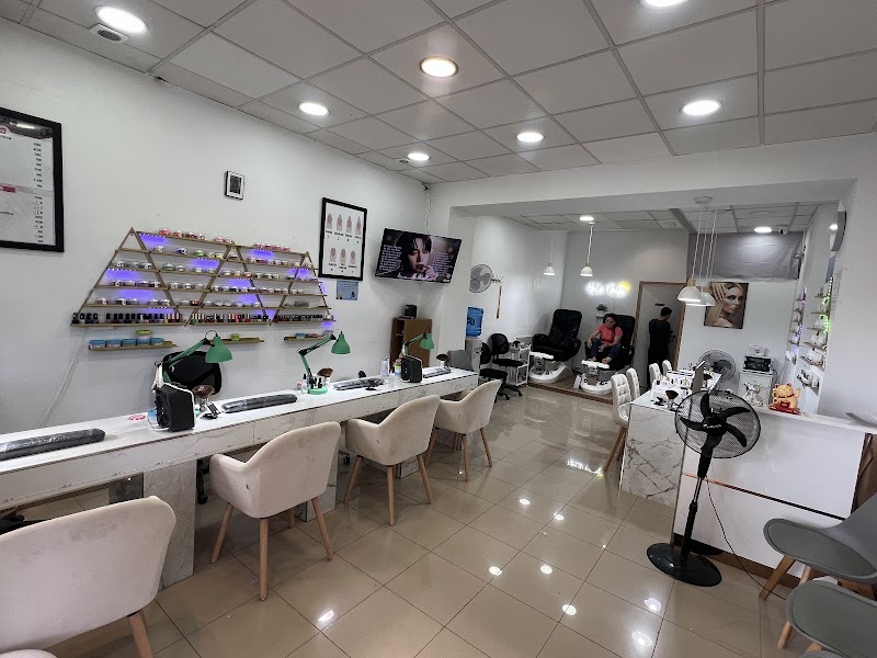 Hola nails_lhopitalet