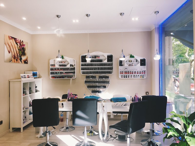INI Nails - Barcelona - foto 2
