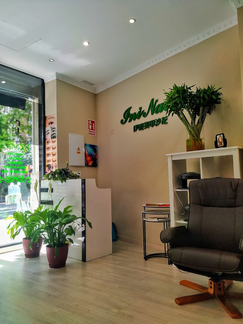 INI Nails - Barcelona - foto 5