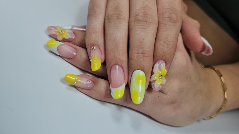 iulia roman nail - foto 4