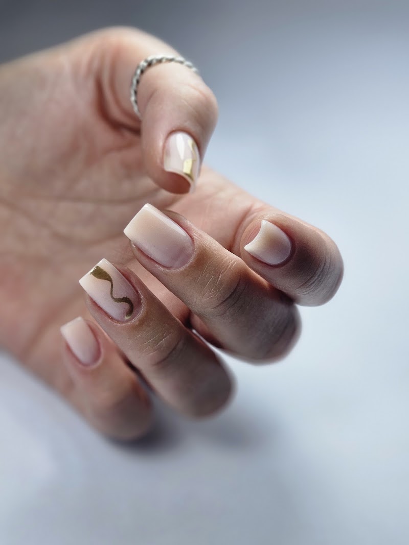 iulia roman nail - foto 5
