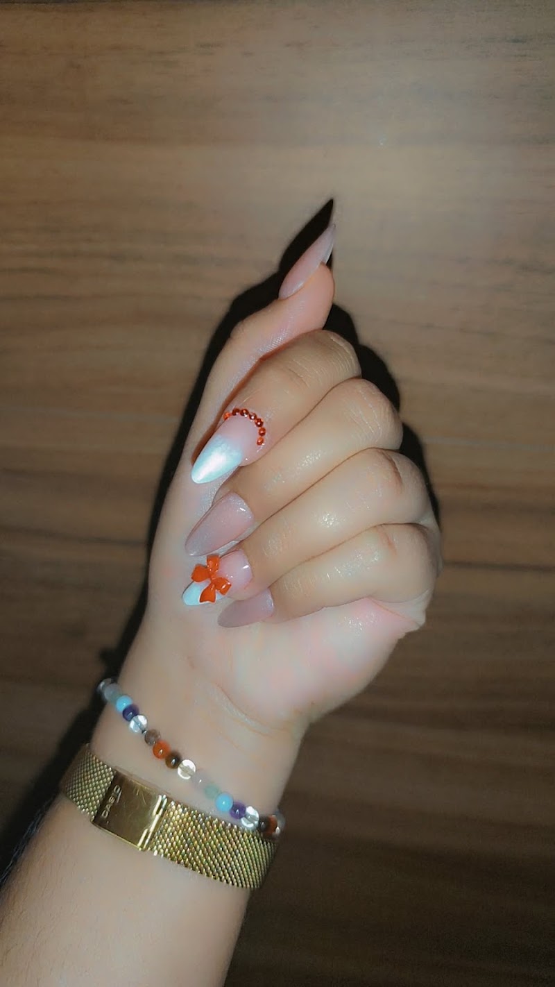 JM Salon & Nails - Salón de uñas - foto 4