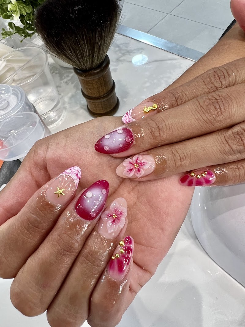 Julia Nails
