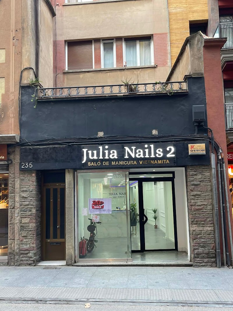 Julia nails 2 - foto 2