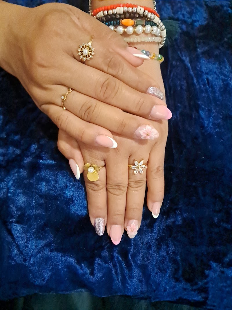 Julia nails 2 - foto 5