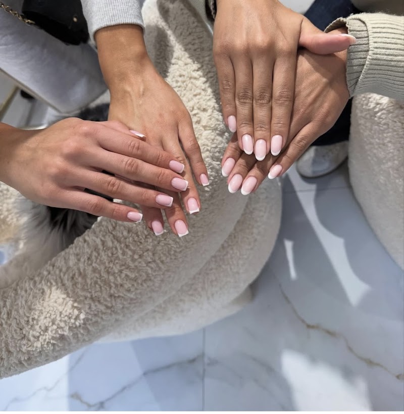 KARINA NAILS beauty salon