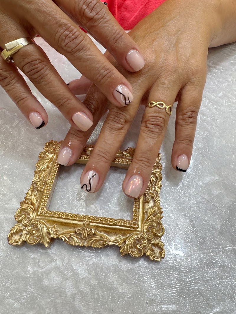 Kelly Nails