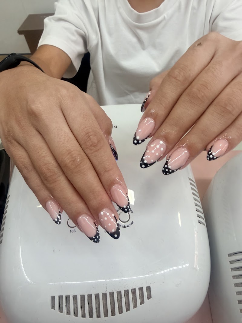 Lady nails - foto 3