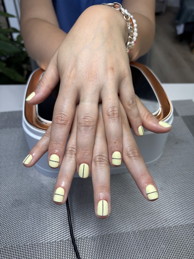 Leaf Nails