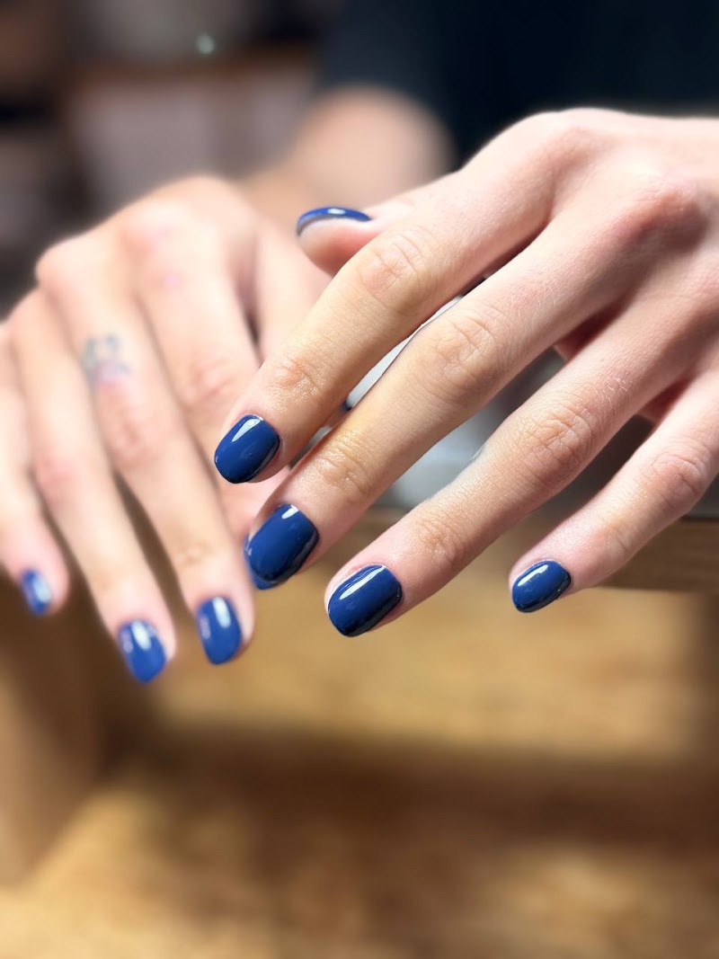 Llarusa - russian manicure, BIAB, pedicure, henna brows, threading, facials, body sculpting massage, pestañas, Barcelona - foto 5