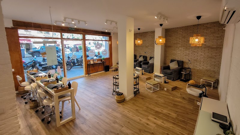 LuxyNails & Beauty Bar Europa