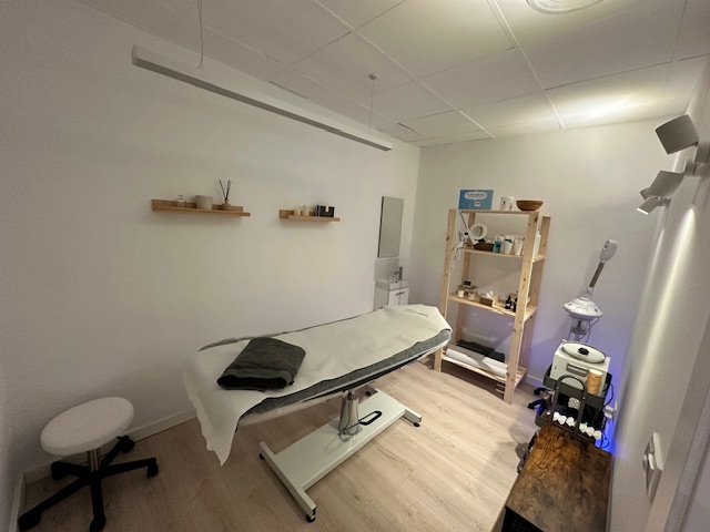 LuxyNails & Beauty Bar Europa - foto 2