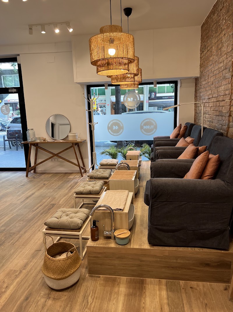 LuxyNails & Beauty Bar Muntaner