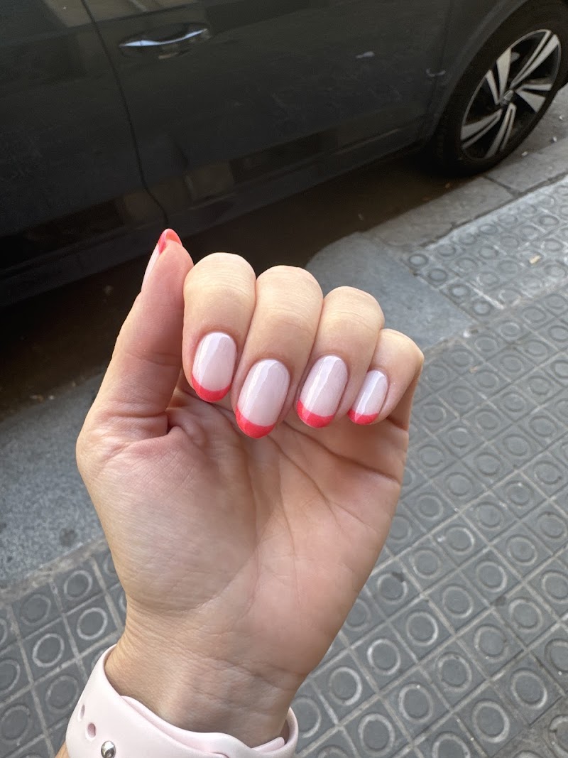 LuxyNails & Beauty Bar Calvet