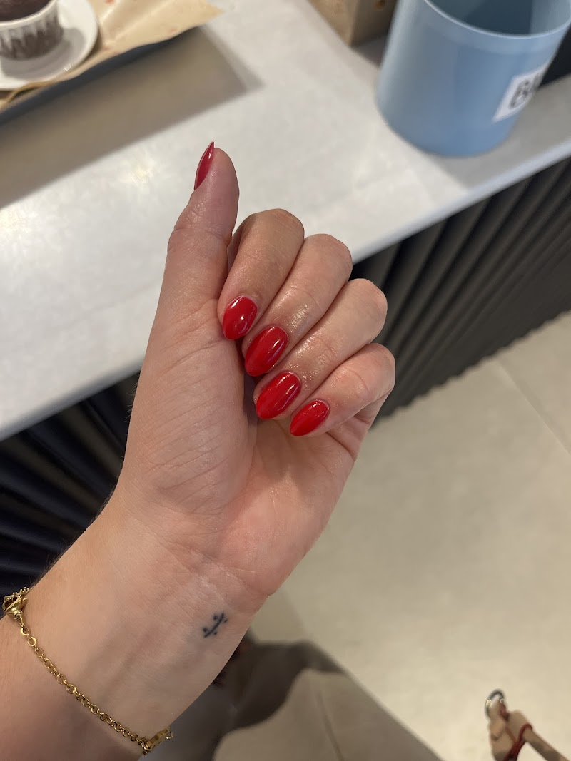 LuxyNails & Beauty Bar Travessera de Gràcia - photo 3