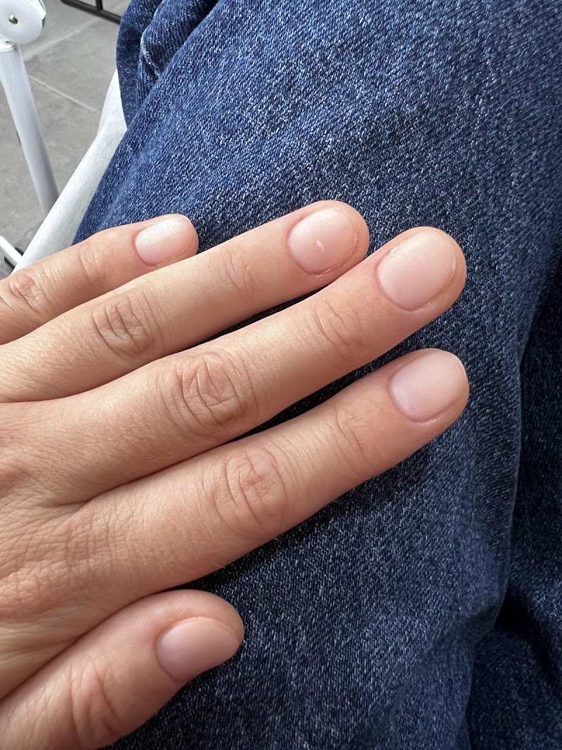 Manicura rusa Ella (маникюр и педикюр) - photo 3