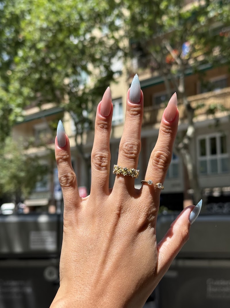 Manicura rusa Ella (маникюр и педикюр) - photo 5